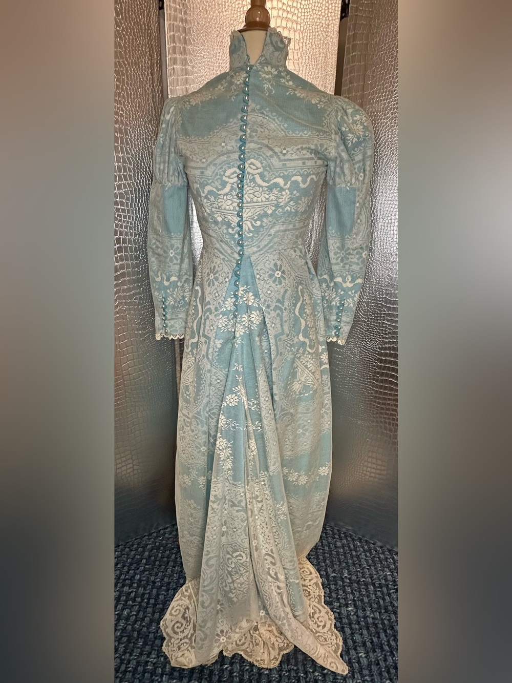 Vintage Style Tea Gown Turquoise White Lace Overlay & Faux Pearl Buttons - Picture 3 of 16